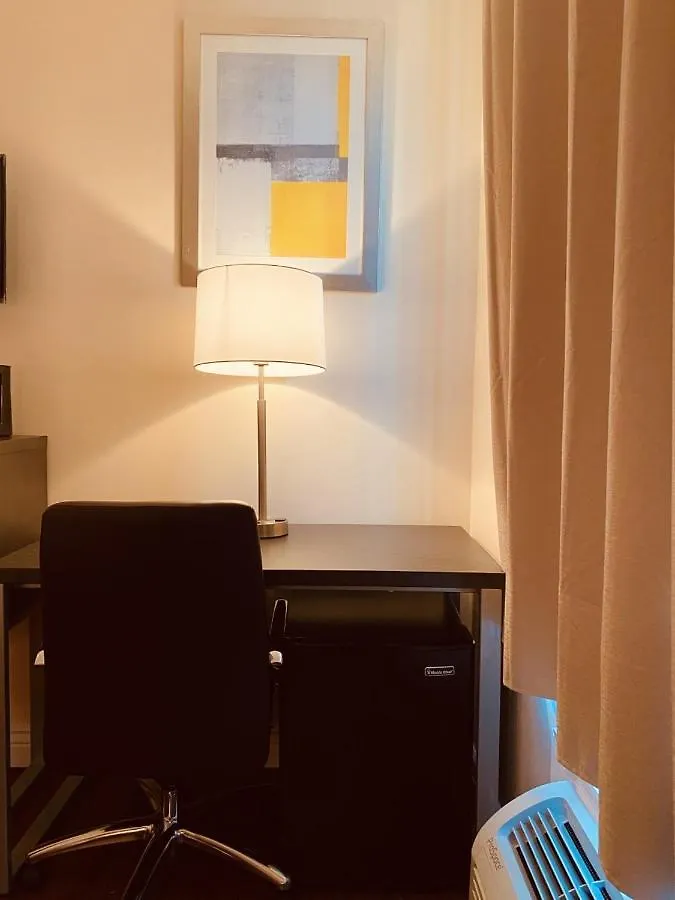 Quality Inn New York 3*,